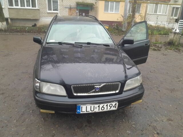 Черный Вольво Другая, объемом двигателя 0 л и пробегом 200 тыс. км за 1200 $, фото 6 на Automoto.ua