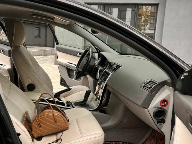 Чорний Вольво Інша, об'ємом двигуна 1.6 л та пробігом 224 тис. км за 8200 $, фото 4 на Automoto.ua