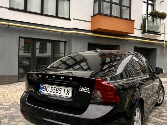 Чорний Вольво Інша, об'ємом двигуна 1.6 л та пробігом 224 тис. км за 8200 $, фото 1 на Automoto.ua