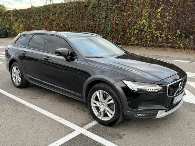 Черный Вольво Другая, объемом двигателя 2 л и пробегом 250 тыс. км за 23500 $, фото 1 на Automoto.ua