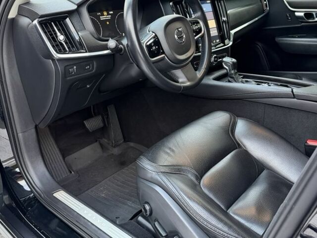 Черный Вольво Другая, объемом двигателя 2 л и пробегом 250 тыс. км за 23500 $, фото 22 на Automoto.ua