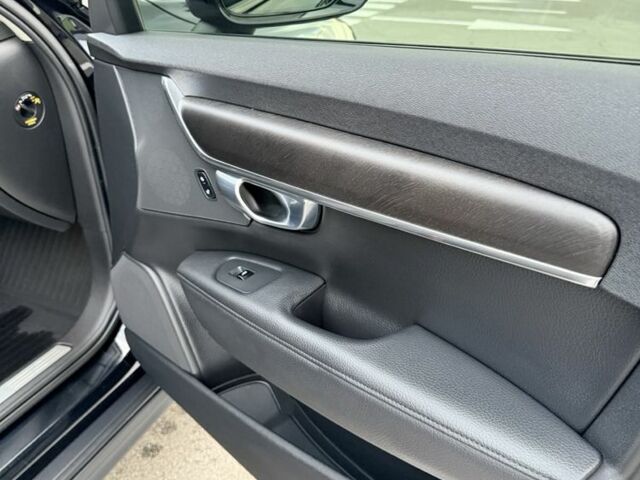 Черный Вольво Другая, объемом двигателя 2 л и пробегом 250 тыс. км за 23500 $, фото 3 на Automoto.ua