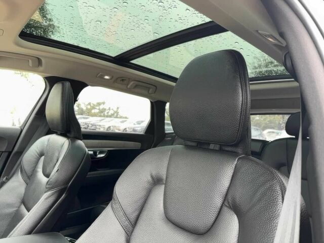 Чорний Вольво Інша, об'ємом двигуна 2 л та пробігом 14 тис. км за 17999 $, фото 8 на Automoto.ua