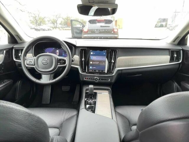 Чорний Вольво Інша, об'ємом двигуна 2 л та пробігом 14 тис. км за 17999 $, фото 7 на Automoto.ua