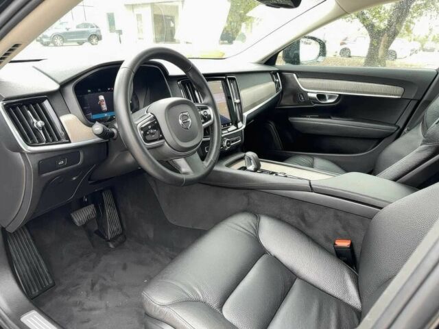 Чорний Вольво Інша, об'ємом двигуна 2 л та пробігом 14 тис. км за 17999 $, фото 6 на Automoto.ua