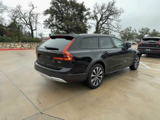 Чорний Вольво Інша, об'ємом двигуна 2 л та пробігом 14 тис. км за 17999 $, фото 4 на Automoto.ua