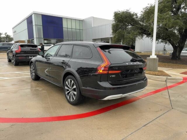 Чорний Вольво Інша, об'ємом двигуна 2 л та пробігом 14 тис. км за 17999 $, фото 3 на Automoto.ua