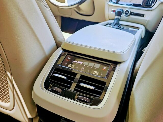 Коричневый Вольво Другая, объемом двигателя 2 л и пробегом 132 тыс. км за 31499 $, фото 14 на Automoto.ua