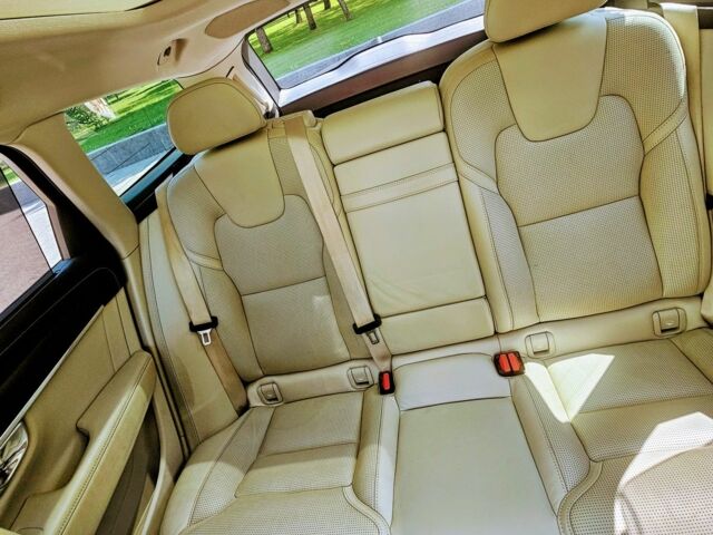 Коричневый Вольво Другая, объемом двигателя 2 л и пробегом 132 тыс. км за 31499 $, фото 12 на Automoto.ua