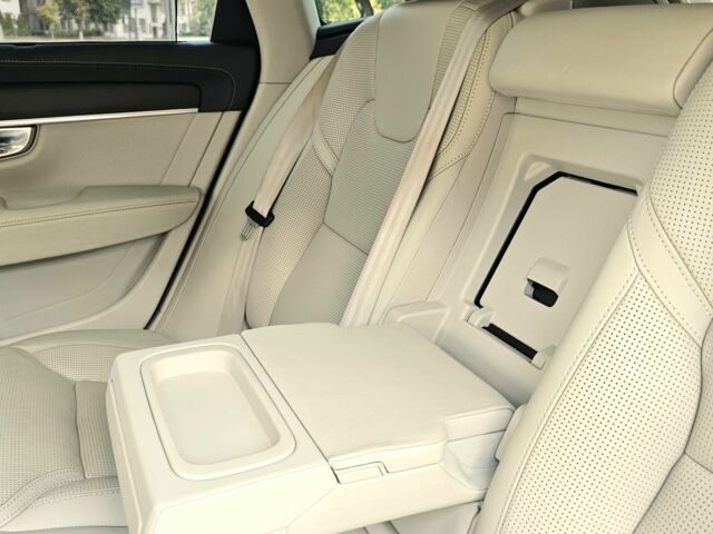 Коричневый Вольво Другая, объемом двигателя 2 л и пробегом 132 тыс. км за 31499 $, фото 13 на Automoto.ua