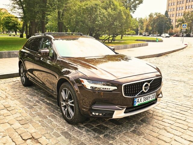 Коричневый Вольво Другая, объемом двигателя 2 л и пробегом 132 тыс. км за 31499 $, фото 2 на Automoto.ua