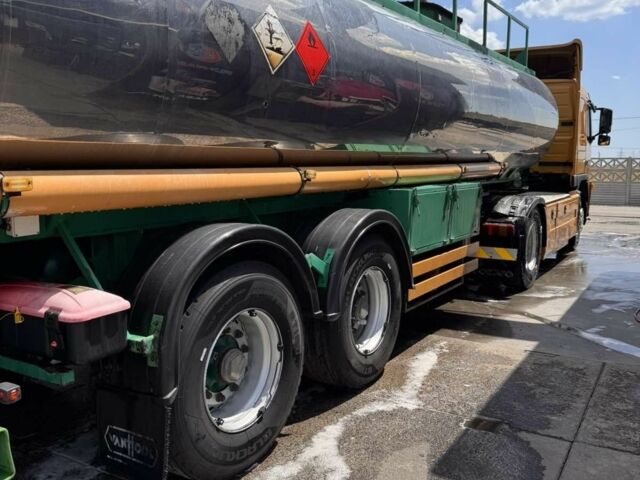 Желтый Вольво Другая, объемом двигателя 9.4 л и пробегом 800 тыс. км за 16000 $, фото 5 на Automoto.ua