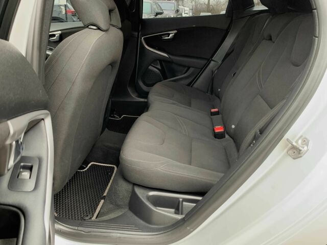 Серый Вольво Другая, объемом двигателя 1.6 л и пробегом 272 тыс. км за 10000 $, фото 12 на Automoto.ua