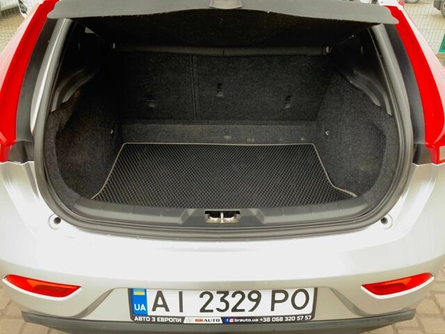 Серый Вольво Другая, объемом двигателя 1.6 л и пробегом 272 тыс. км за 10000 $, фото 13 на Automoto.ua