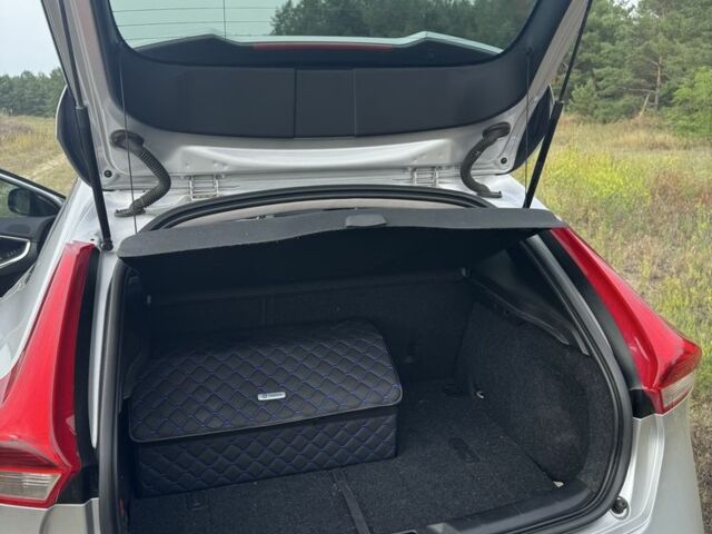 Сірий Вольво Інша, об'ємом двигуна 2 л та пробігом 26 тис. км за 18500 $, фото 5 на Automoto.ua