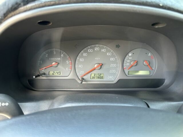 Серый Вольво Другая, объемом двигателя 1.9 л и пробегом 328 тыс. км за 3000 $, фото 6 на Automoto.ua