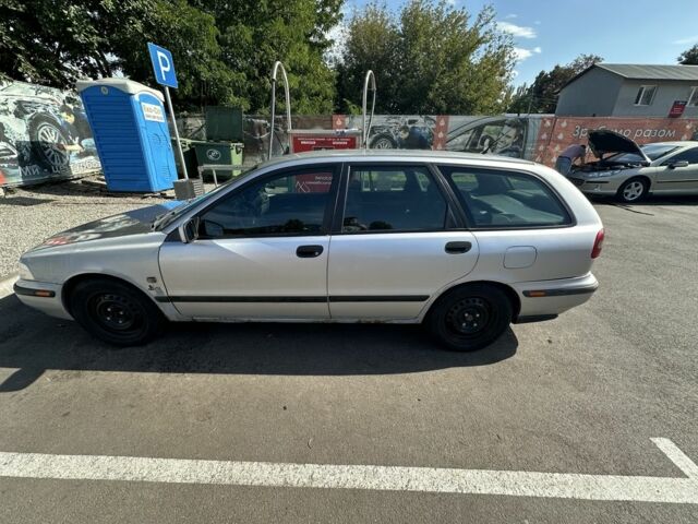 Серый Вольво Другая, объемом двигателя 1.9 л и пробегом 328 тыс. км за 3000 $, фото 1 на Automoto.ua