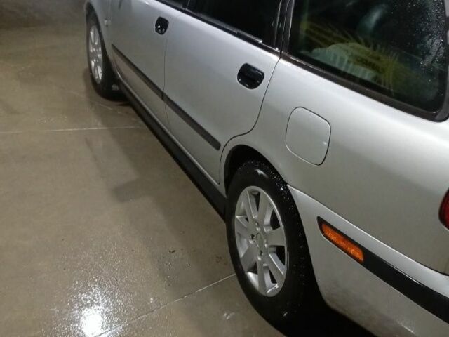 Сірий Вольво Інша, об'ємом двигуна 1.6 л та пробігом 325 тис. км за 1600 $, фото 1 на Automoto.ua