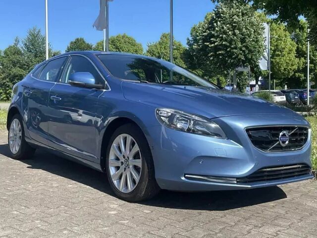 Синий Вольво Другая, объемом двигателя 2 л и пробегом 70 тыс. км за 7000 $, фото 1 на Automoto.ua