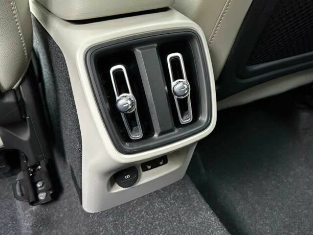 Синий Вольво Другая, объемом двигателя 2 л и пробегом 10 тыс. км за 14000 $, фото 9 на Automoto.ua