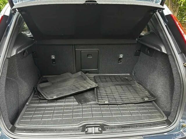 Синий Вольво Другая, объемом двигателя 2 л и пробегом 10 тыс. км за 14000 $, фото 5 на Automoto.ua