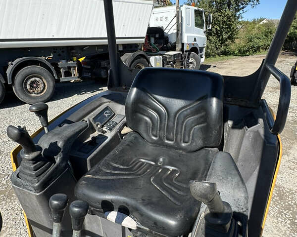 Вольво EC 200D 2016 у Кельменцах на Automoto.ua Вольво EC 200D, об'ємом двигуна 0 л та пробігом 400 тис. км за 18933 $, фото 12 на Automoto.ua