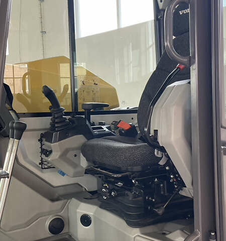 Серый Вольво EC 35, объемом двигателя 0 л и пробегом 0 тыс. км за 61475 $, фото 6 на Automoto.ua