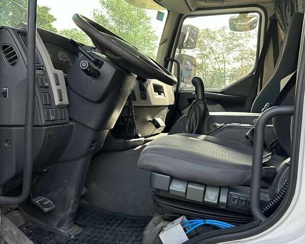 Білий Вольво ФЄ, об'ємом двигуна 7.15 л та пробігом 475 тис. км за 26500 $, фото 5 на Automoto.ua