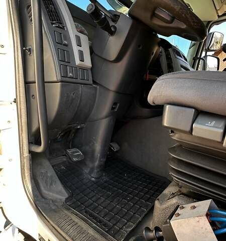 Білий Вольво ФЄ, об'ємом двигуна 7.15 л та пробігом 475 тис. км за 26500 $, фото 28 на Automoto.ua