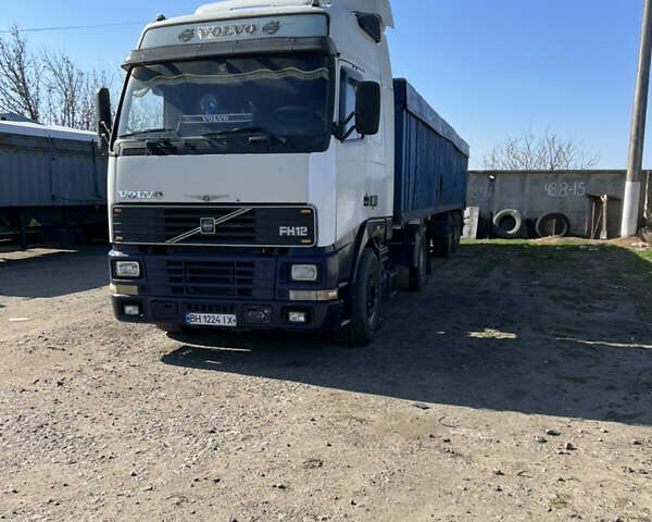 Белый Вольво FH 12, объемом двигателя 12 л и пробегом 800 тыс. км за 9500 $, фото 1 на Automoto.ua