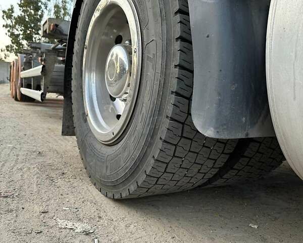 Белый Вольво FH 12, объемом двигателя 12 л и пробегом 200 тыс. км за 5500 $, фото 4 на Automoto.ua