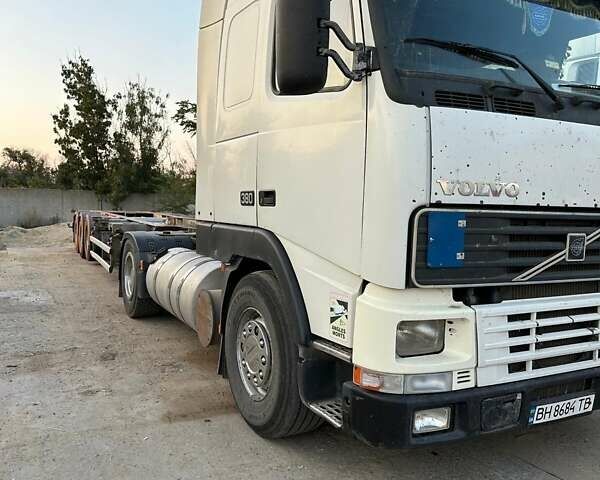 Белый Вольво FH 12, объемом двигателя 12 л и пробегом 200 тыс. км за 5500 $, фото 3 на Automoto.ua