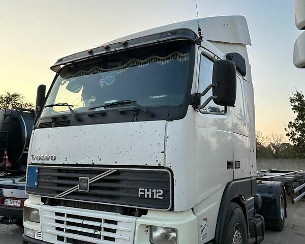 Белый Вольво FH 12, объемом двигателя 12 л и пробегом 200 тыс. км за 5500 $, фото 1 на Automoto.ua