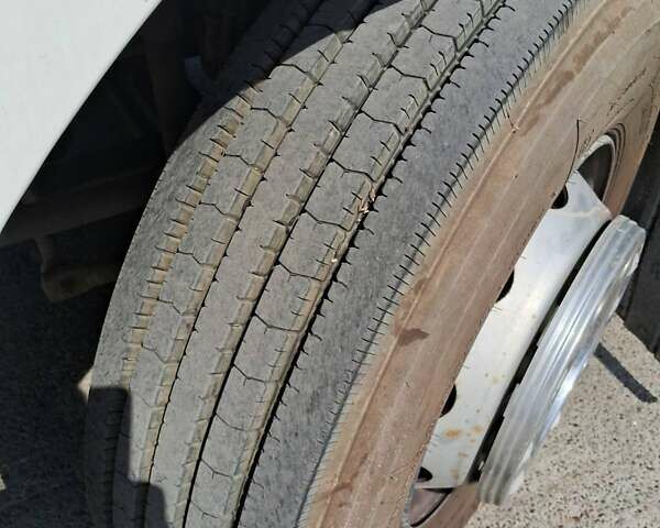 Білий Вольво FH 12, об'ємом двигуна 12.13 л та пробігом 1000 тис. км за 11000 $, фото 2 на Automoto.ua
