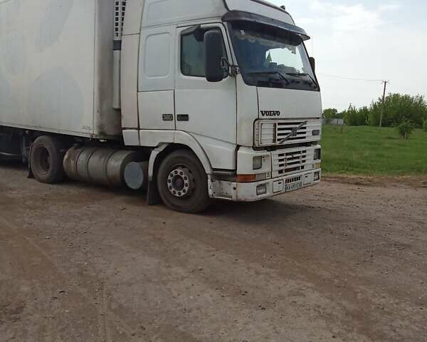 Белый Вольво FH 12, объемом двигателя 0 л и пробегом 1000 тыс. км за 12000 $, фото 4 на Automoto.ua