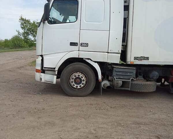 Белый Вольво FH 12, объемом двигателя 0 л и пробегом 1000 тыс. км за 12000 $, фото 3 на Automoto.ua