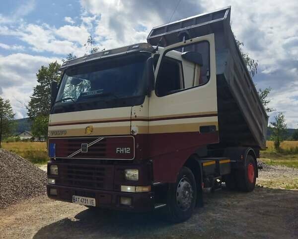 Белый Вольво FH 12, объемом двигателя 0 л и пробегом 323 тыс. км за 15300 $, фото 1 на Automoto.ua