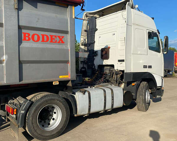 Білий Вольво FH 12, об'ємом двигуна 12.5 л та пробігом 980 тис. км за 19700 $, фото 2 на Automoto.ua