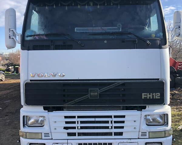 Вольво FH 12 2001 в Одессе на Automoto.ua Белый Вольво FH 12, объемом двигателя 12 л и пробегом 241 тыс. км за 9200 $, фото 2 на Automoto.ua
