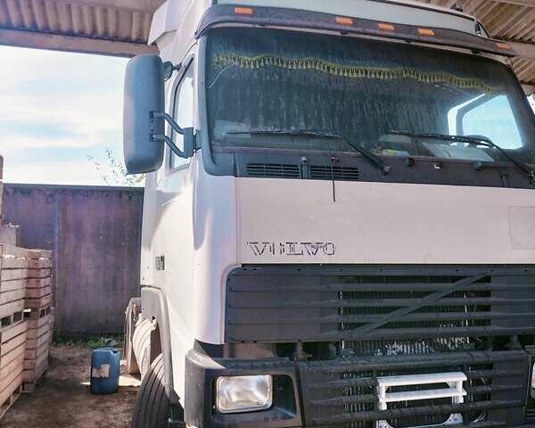 Белый Вольво FH 12, объемом двигателя 12 л и пробегом 2 тыс. км за 6900 $, фото 3 на Automoto.ua