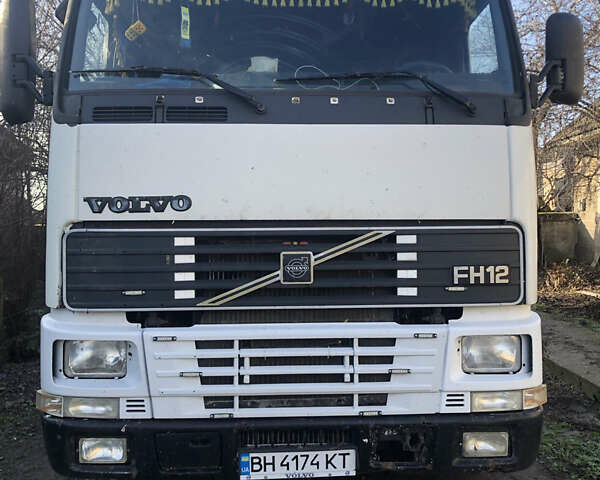 Білий Вольво FH 12, об'ємом двигуна 0 л та пробігом 65 тис. км за 2500 $, фото 1 на Automoto.ua
