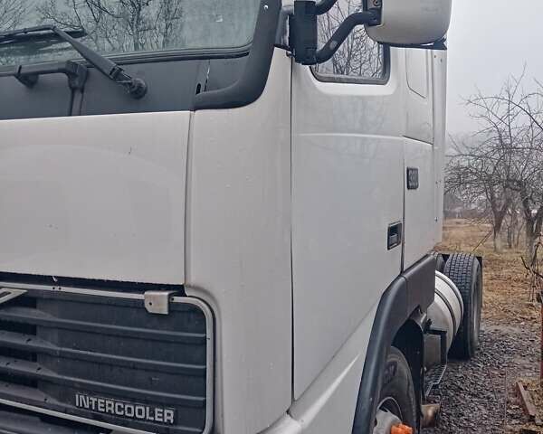 Белый Вольво FH 12, объемом двигателя 12.1 л и пробегом 2 тыс. км за 6300 $, фото 1 на Automoto.ua
