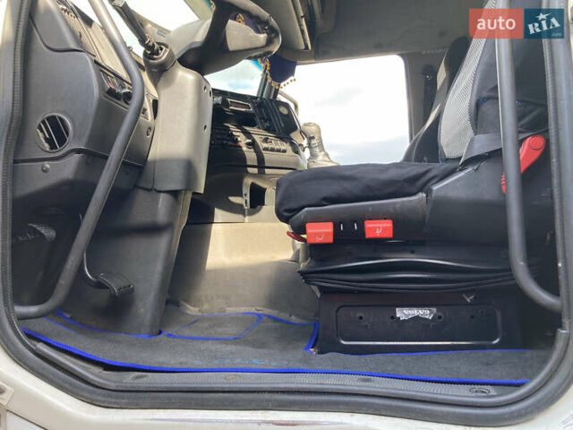 Белый Вольво FH 12, объемом двигателя 12 л и пробегом 5 тыс. км за 3000 $, фото 3 на Automoto.ua