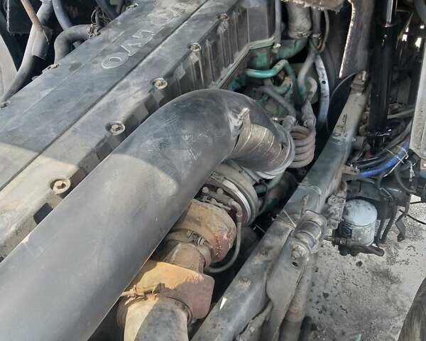 Белый Вольво FH 12, объемом двигателя 12.1 л и пробегом 100 тыс. км за 5000 $, фото 3 на Automoto.ua