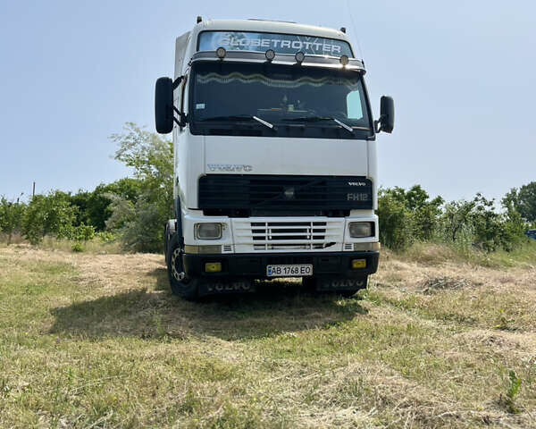 Белый Вольво FH 12, объемом двигателя 12.9 л и пробегом 900 тыс. км за 6500 $, фото 3 на Automoto.ua