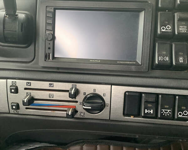 Вольво FH 12 2002 у Вінниці на Automoto.ua Білий Вольво FH 12, об'ємом двигуна 12.13 л та пробігом 1000 тис. км за 7500 $, фото 12 на Automoto.ua