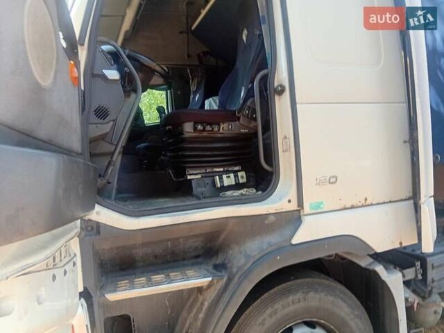 Белый Вольво FH 12, объемом двигателя 12 л и пробегом 2 тыс. км за 7637 $, фото 2 на Automoto.ua