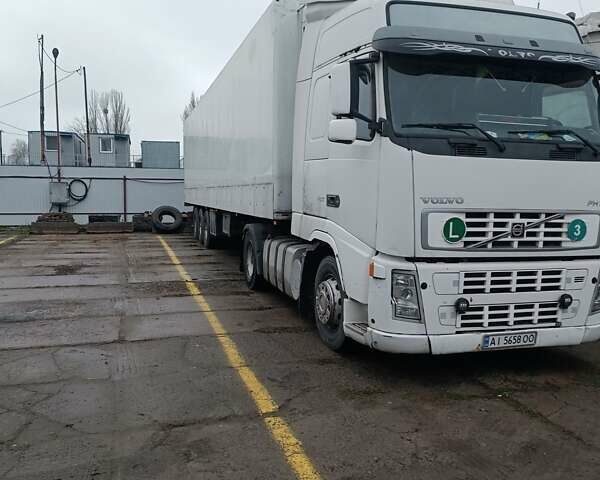 Белый Вольво FH 12, объемом двигателя 12.12 л и пробегом 1 тыс. км за 12700 $, фото 1 на Automoto.ua