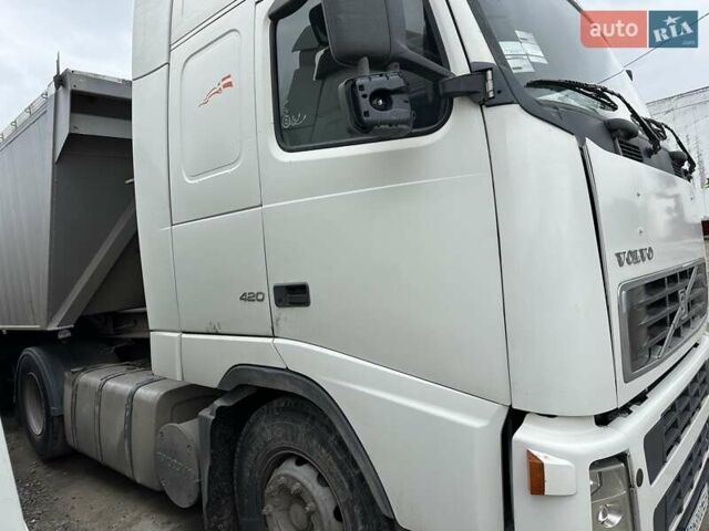 Белый Вольво FH 12, объемом двигателя 12 л и пробегом 2 тыс. км за 7500 $, фото 1 на Automoto.ua