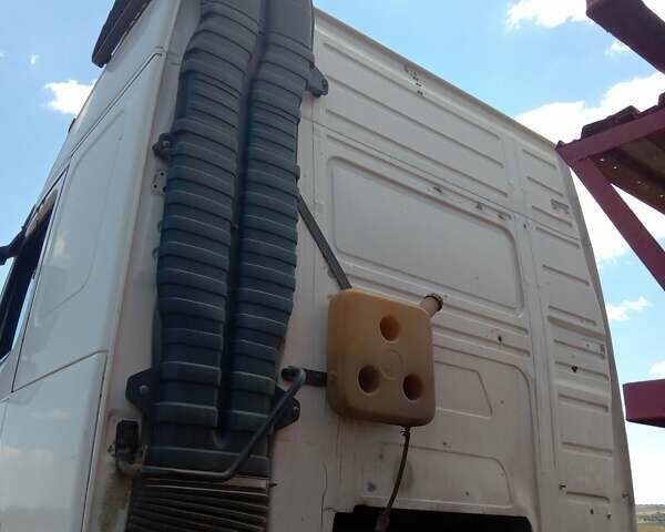 Белый Вольво FH 12, объемом двигателя 12 л и пробегом 1 тыс. км за 8000 $, фото 8 на Automoto.ua
